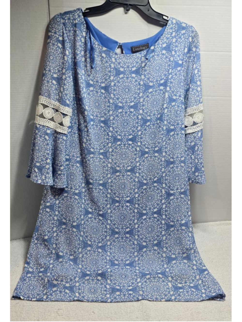 Women's Luxology Blue & White Patterned Long Sleeve Dress, Size 8